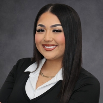 Dezirae  Saenz Photo